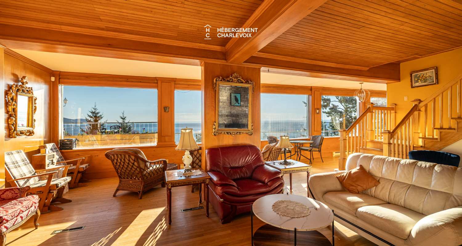 JAU-230 - Historic riverfront home with private hot tub